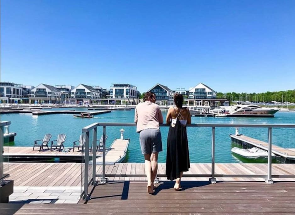 New Friday Harbour 800sq/ft 2 bd/2 bath condo Condominiums for Rent