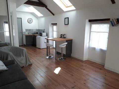 Popular Airbnb listing: Studio in the city center of Le Mans in Le Mans