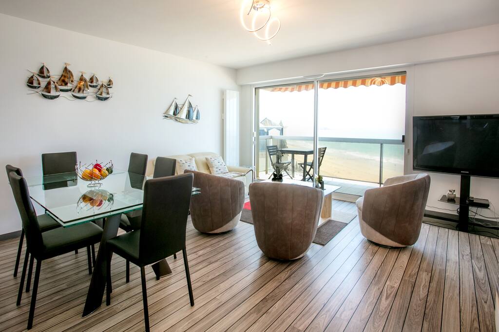 Salon-séjour vue sur mer
