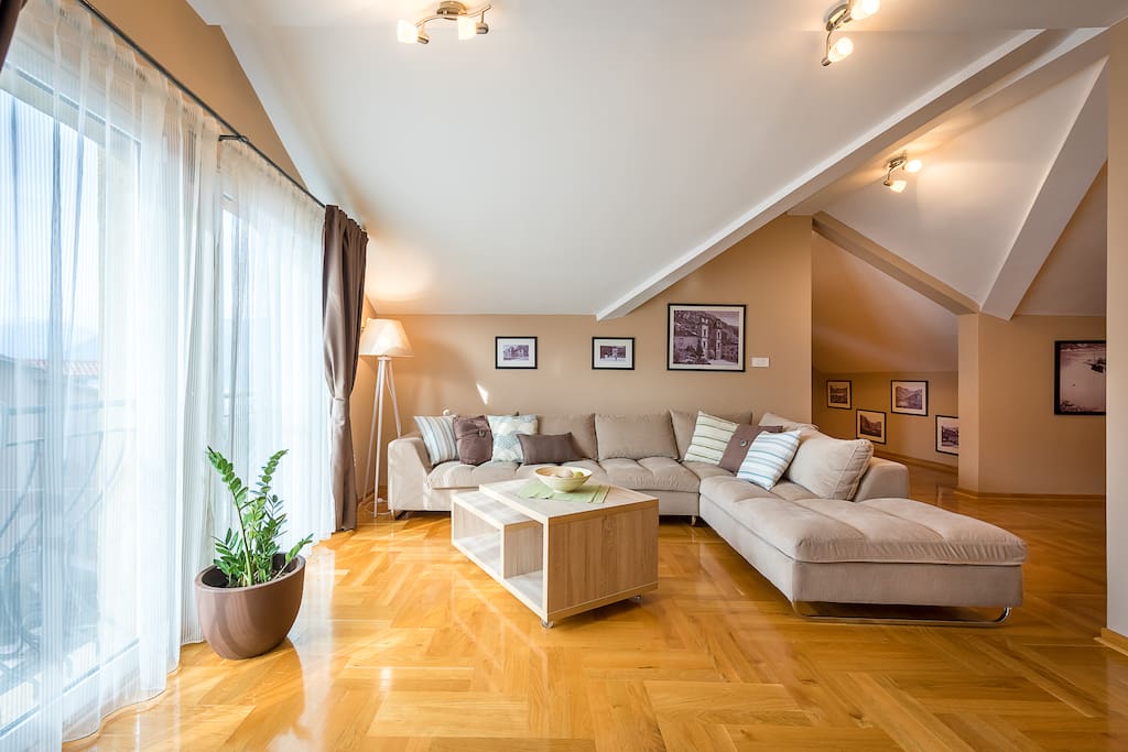 Spaciuos living room of 110m2 apartment