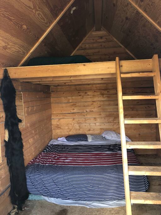 Bedding washed after each guest.