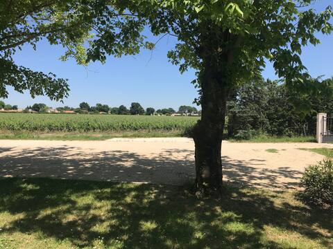 Gite between Pierres and Vignes