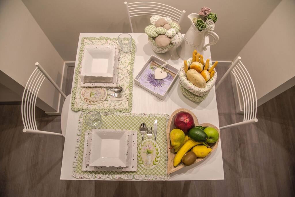 TABLE SET