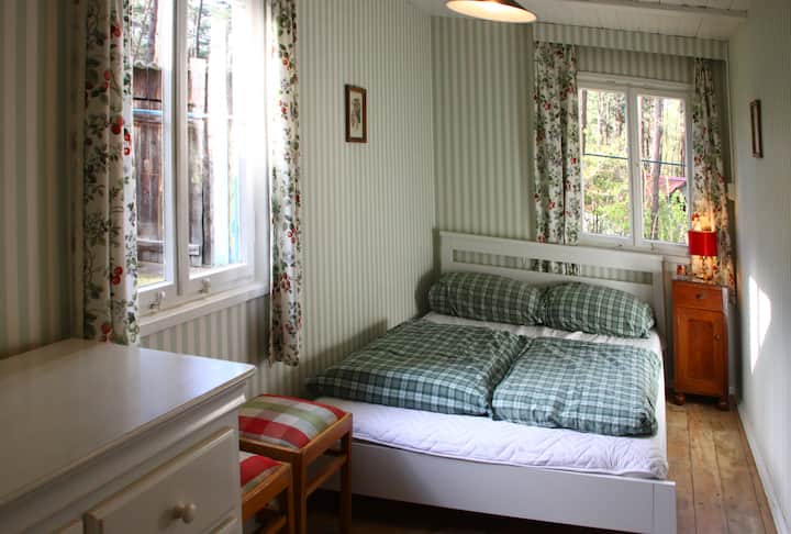 Სასტუმრო ოთახი ორადგილიანი საწოლით 140x200