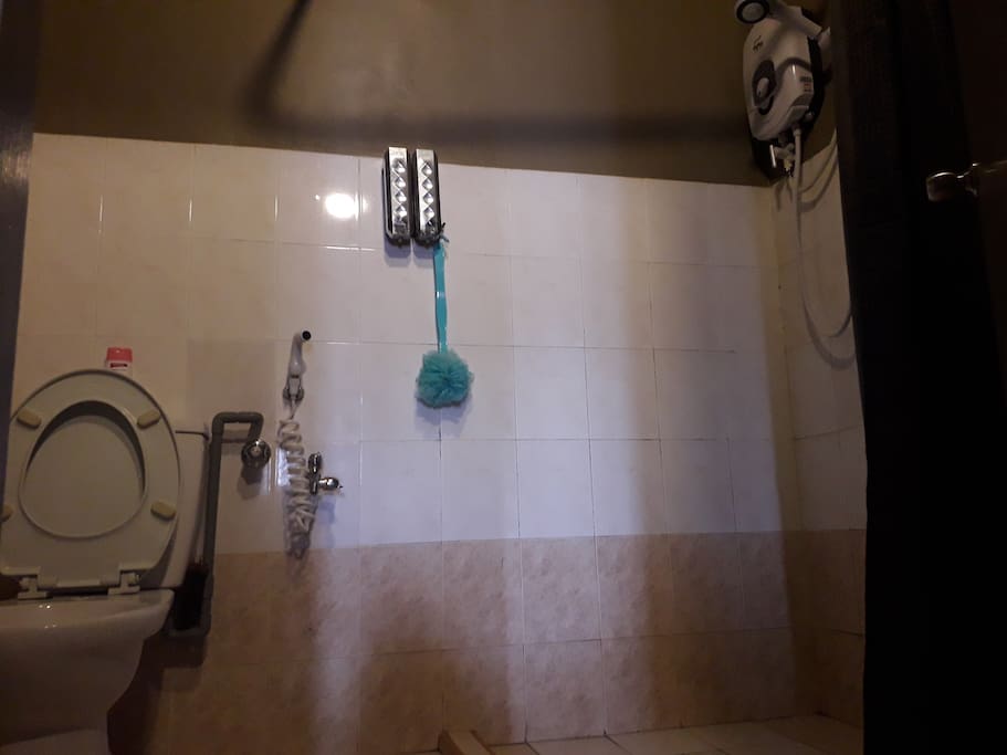 Bathroon with heater and shampoo