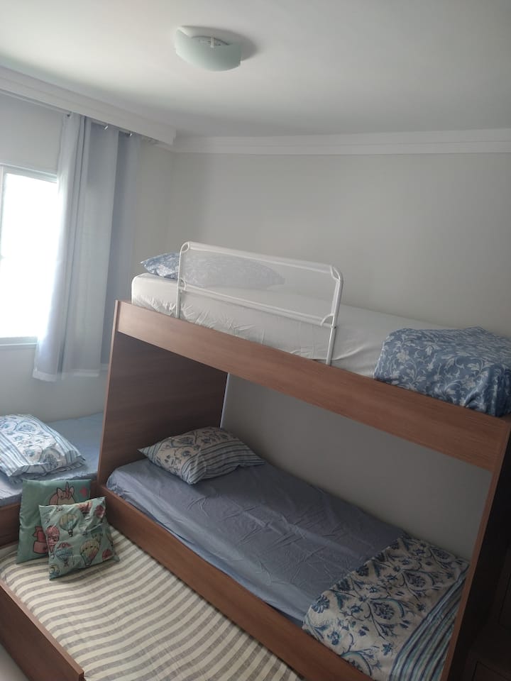 ห้องที่ 2 มี 4 เตียง
ห้องปรับอากาศ
