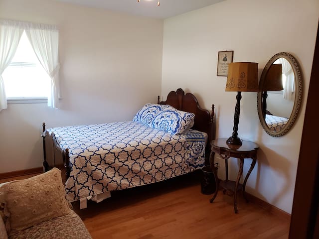Airbnb Burlington Vacation Rentals Places To Stay
