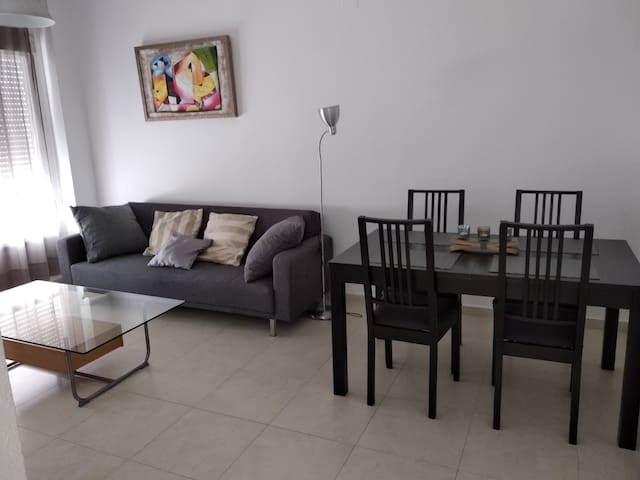 1 BEDROOM PENTHOUSE IN FULL CENTER WITH PARKING