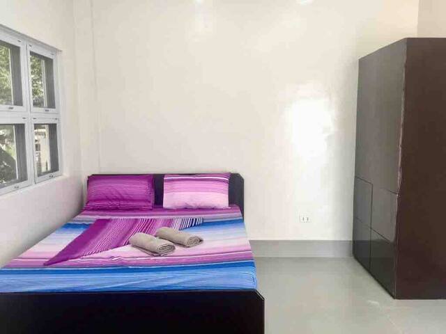 PR501 Yishun Suites in Galera (Qbed/kitchen/ac)
