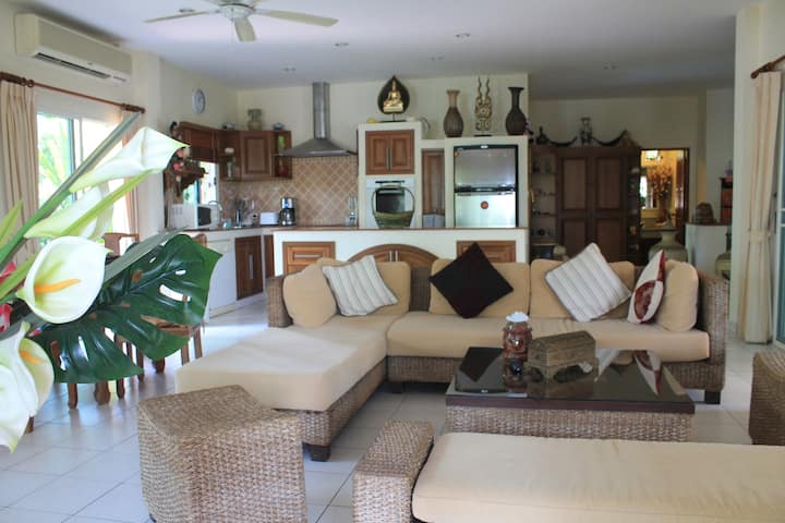 Vivenda Luxo, Piscina-jacuzzi, Propriedade 1600 M2, Jardim Tropical, Paraíso - Phuket
