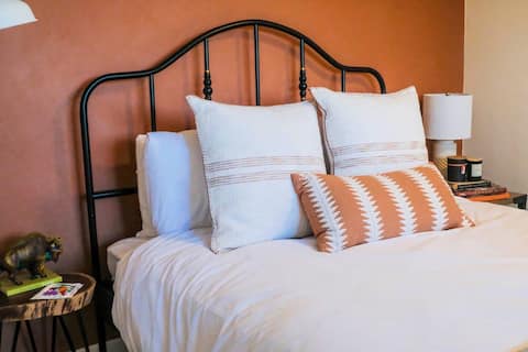 Top performing Airbnb: Red Rocks & Denver Views in Ward 4 Coalition