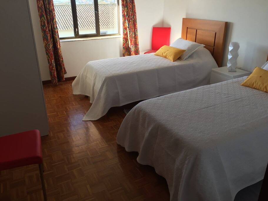 Chambre avec 2 lits simples