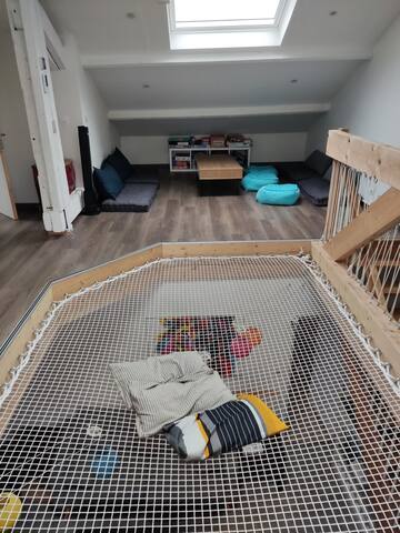 180 M2/4 lits/clim/tram/gare/parking option/filet gallery image 4