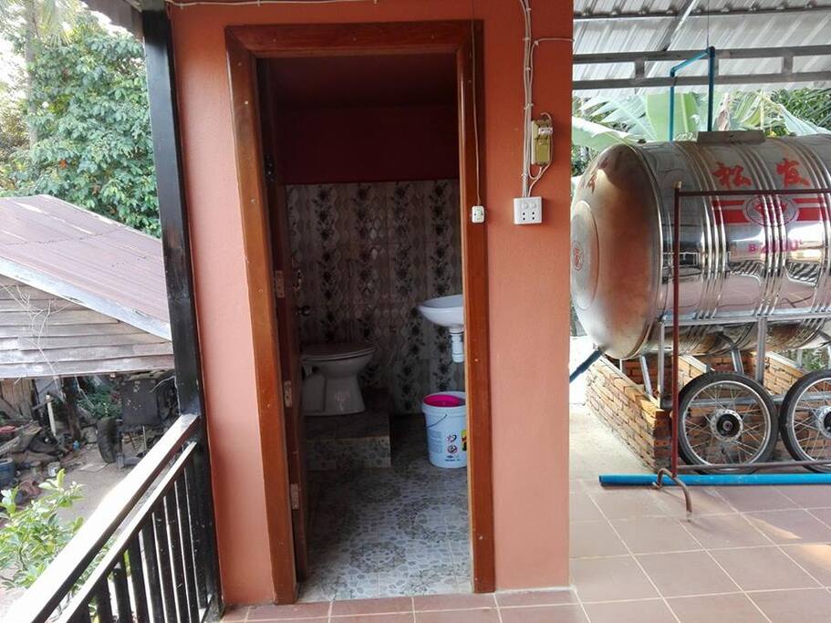 toilet
