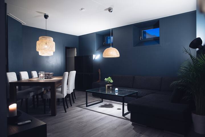 Rm-1 ♥ Central and Modern Apart in Charming Area ♥