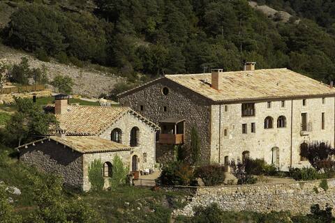 Puig - Arnau: Farmhouse for 22 people with heated indoor pool