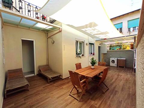 Less than 100 meters from the sea and Viareggio pine forest