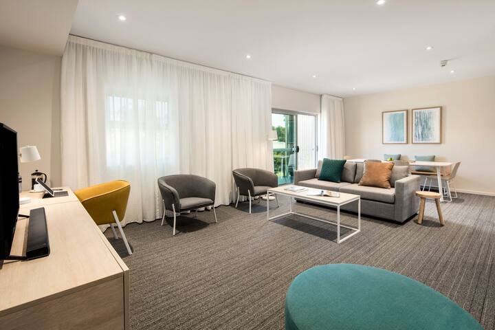 Three Bedroom Apartment – Flexible Bedding Options gallery image 4