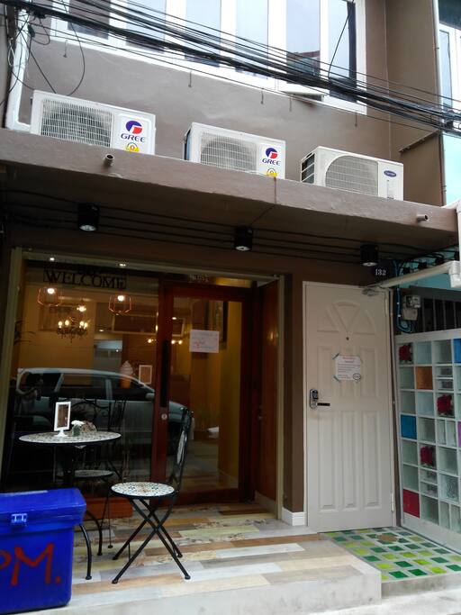 R'n'W cafe at 1st Floor