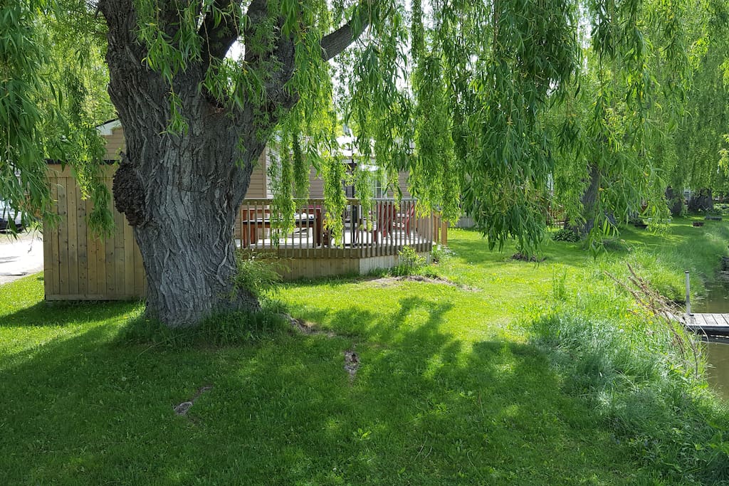 A side view of the cottage deck.