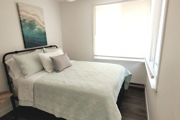 Მთავარი სართული/ბლოკი მე-2 საძინებელი ორადგილიანი საწოლი ჩაშენებული კარადით