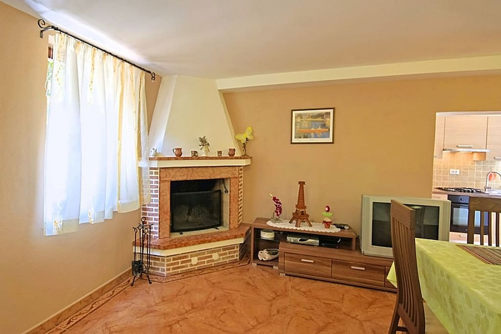 Living/dining room