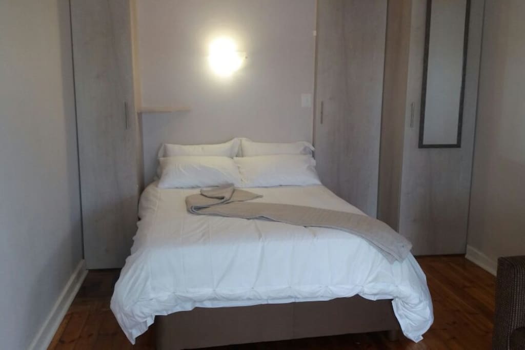Main on suit bedroom