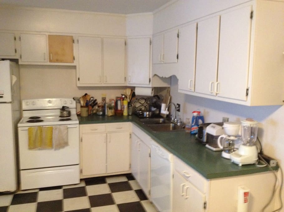 Kitchen cooking area
