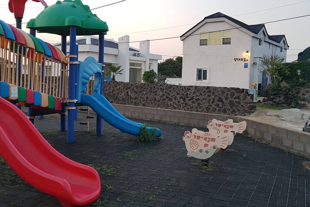펜션앞 놀이터