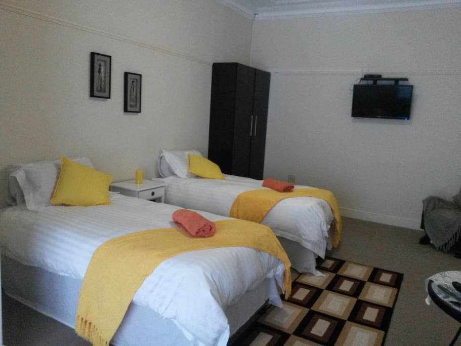 Robin room