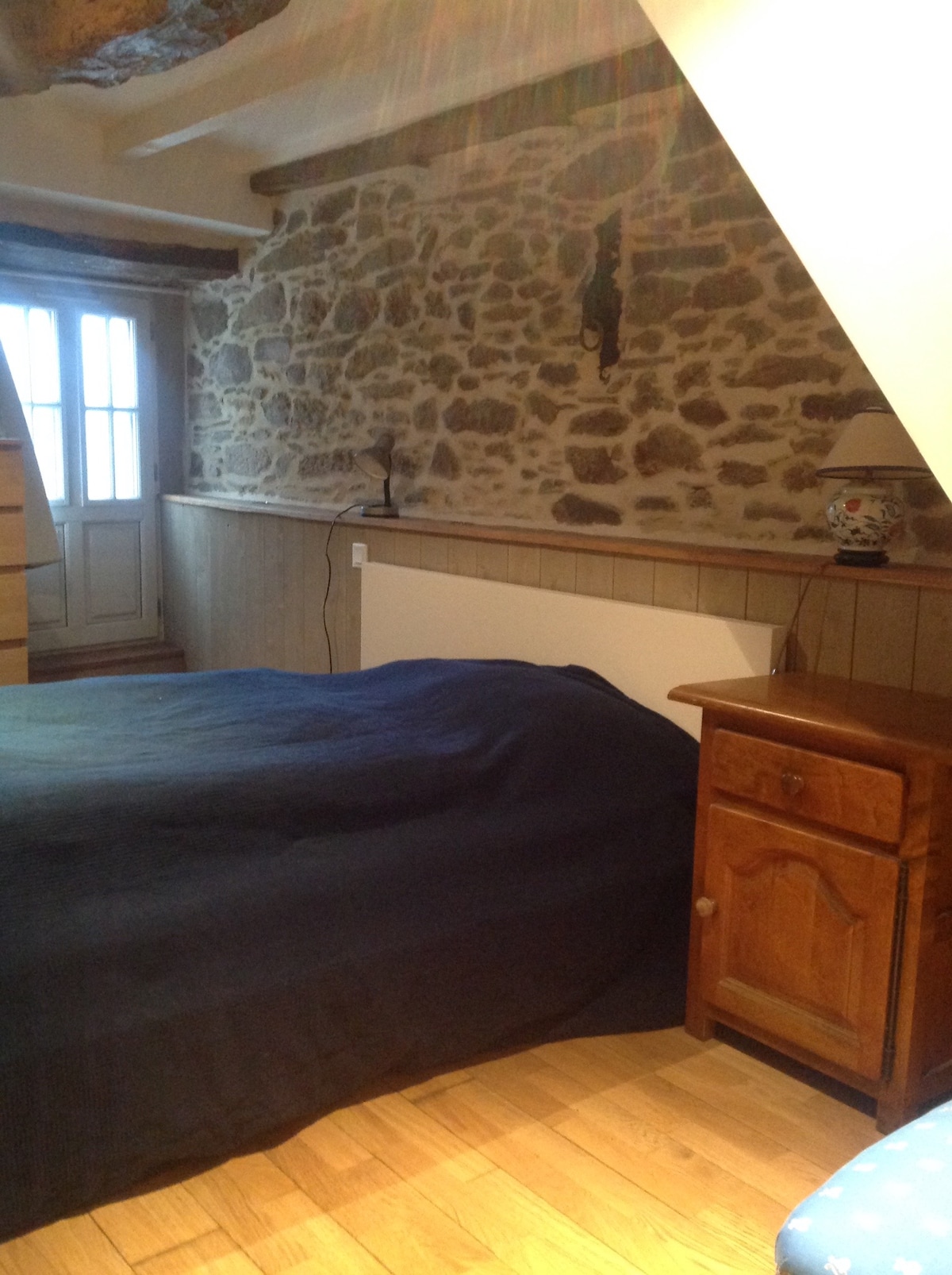 Prizemlje - spavaća soba s bračnim krevetom