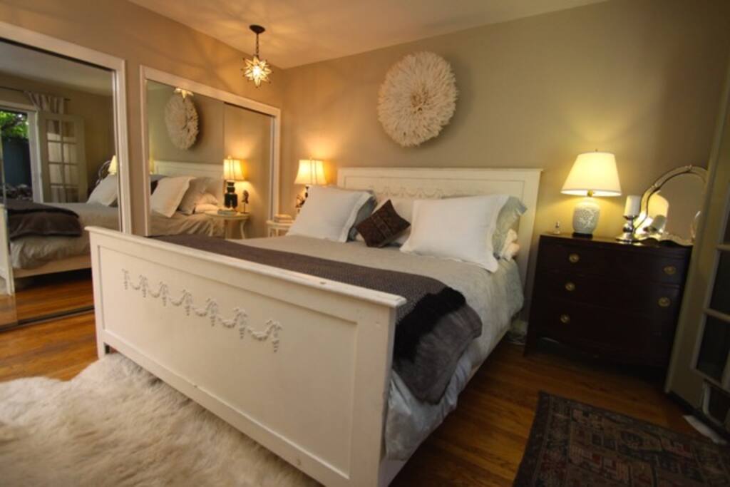 Bedroom #1 - Large Mirrors & Closet