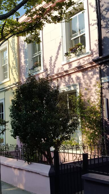 Tranquility, minutes from Portobello market
