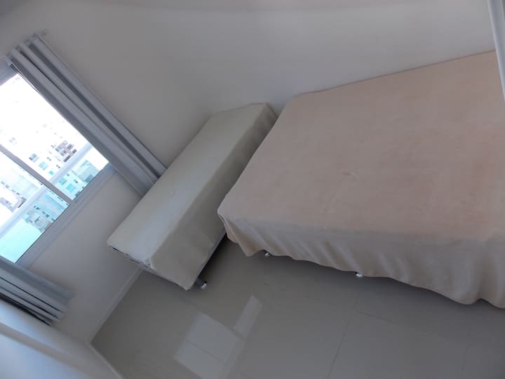 غرفة النوم 1: أسرّة مزدوجة وفريدة ، مع فرشات مريحة