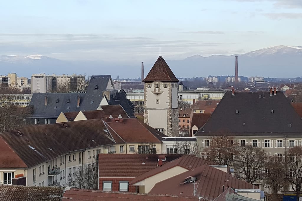 Vue sur la ville et les Vosges depuis la terrasse