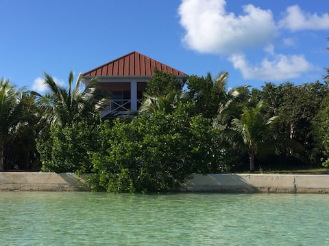 Lo key Villa overlooking cocoa bay
