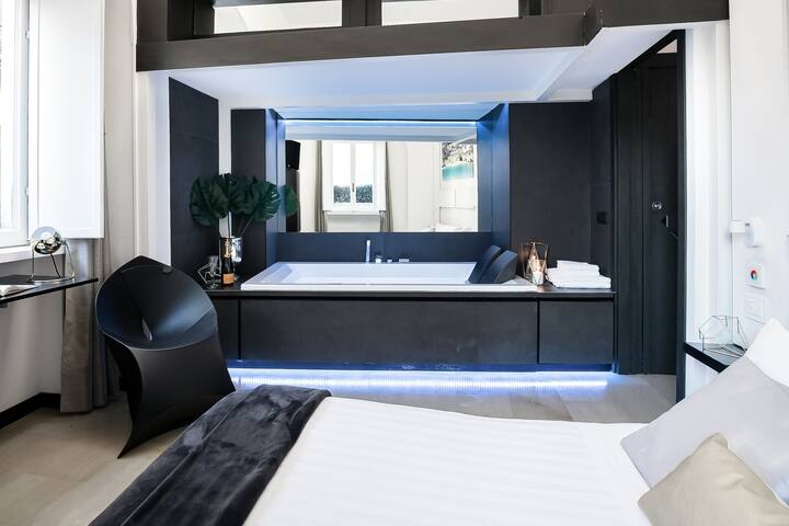 Luxury Spa Apartment • Piazza di Spagna gallery image 2