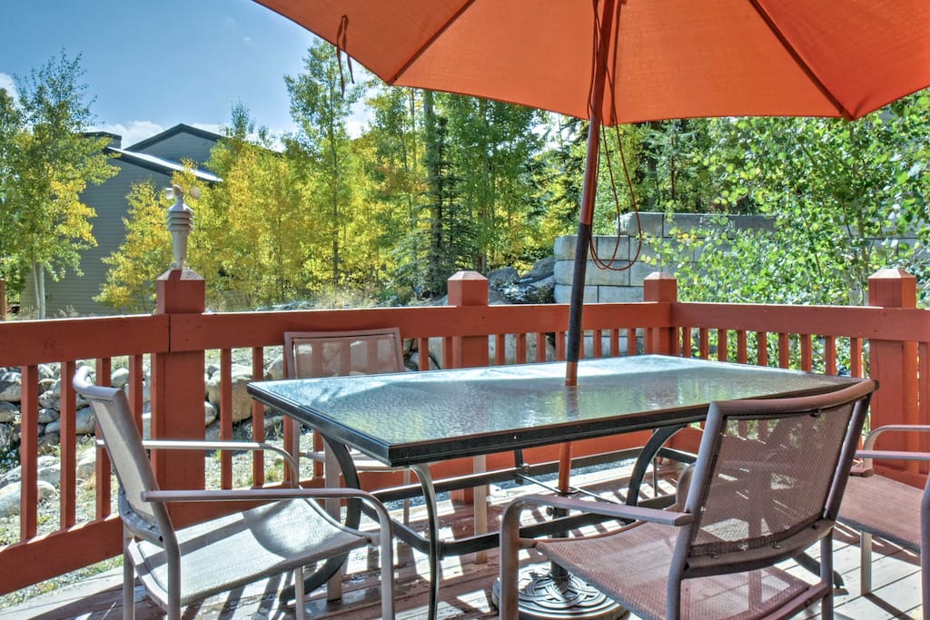 Outdoor adventure awaits for 8 lucky guests in this unit that boasts over 2,000 square feet.