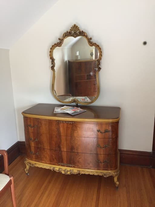Vintage Bedroom set & mirror