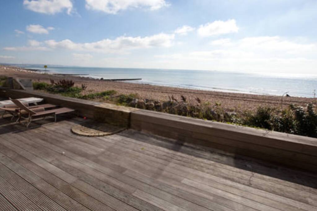 Decking area to sit and enjoying the sun