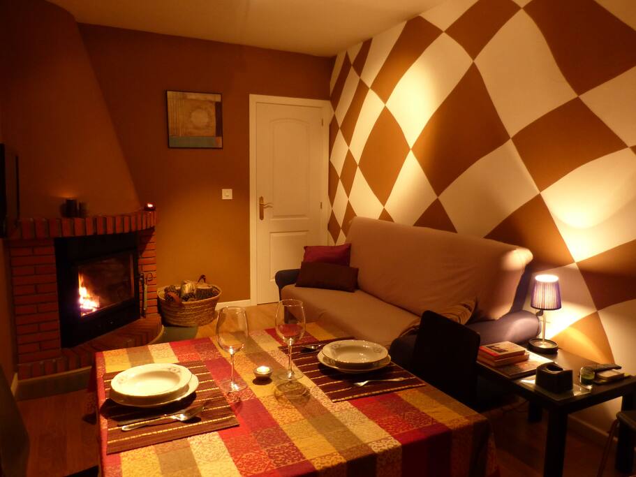 Salón con chimenea