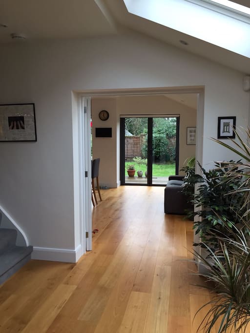 Dining room through to kitchen