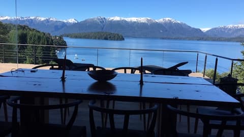 Propiedad de Airbnb exitosa: Contemporary design house; breathtaking lake view. en Villa La Angostura