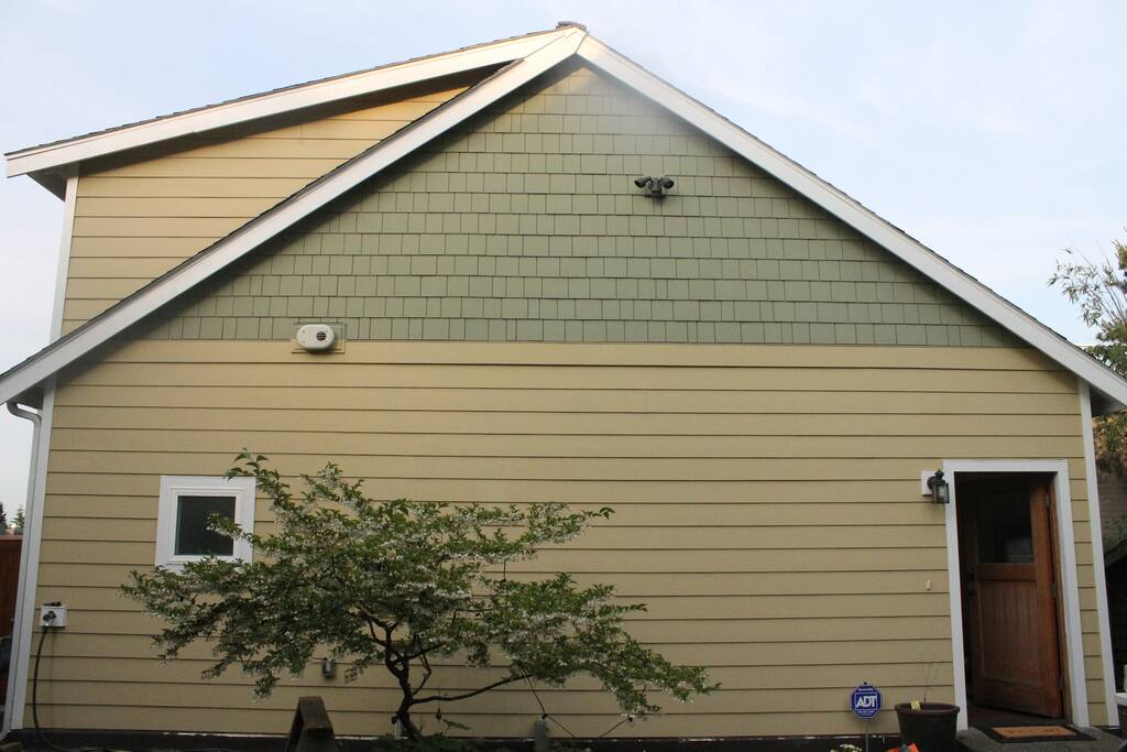 The cottage from the outside