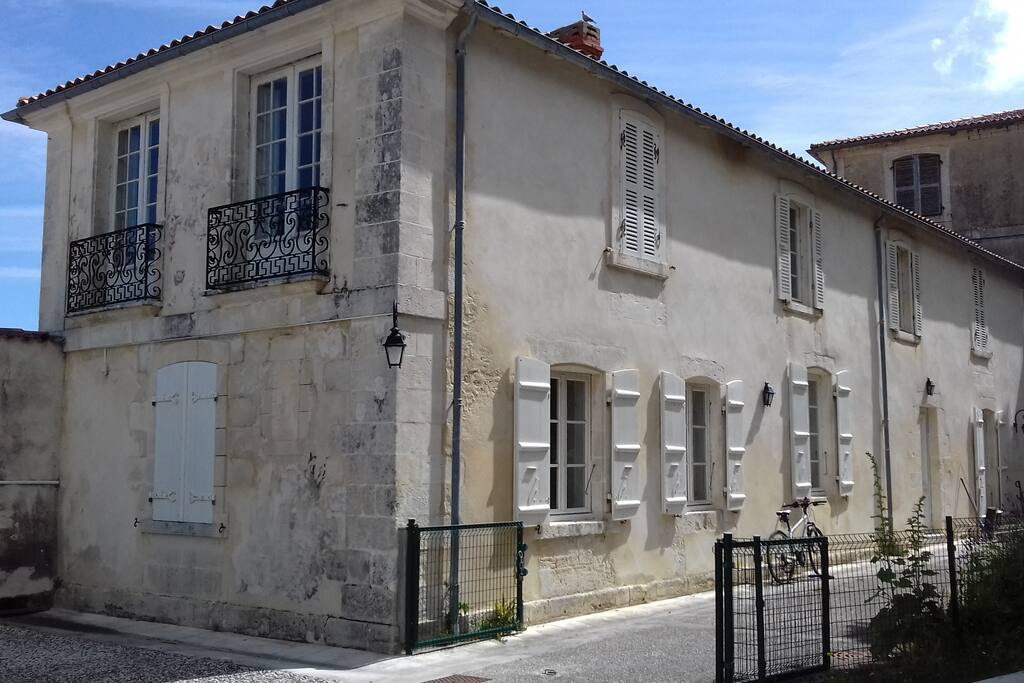 Côté cour