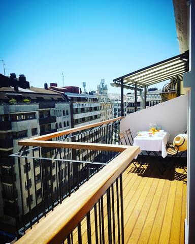 Apartamento junto a la playa de la Zurriola. Gros. gallery image 4