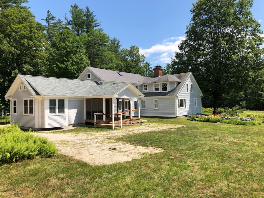 Private 19th Century Farmhouse Farm stays for Rent in Tamworth, New