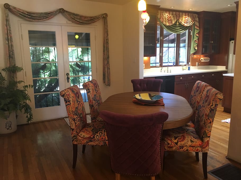 Dining area: Seats 6--easy access to kitchen and living room. Patio door leads to lovely outdoor area with more dining and seating.