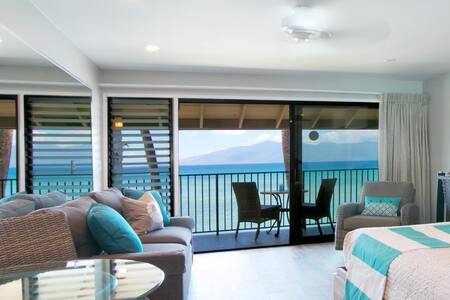 180* OCEANFRONT VIEW w/  A/C!  REMODEL+POOLS+CLEAN