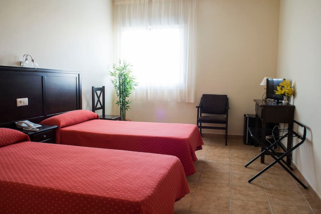 HABITACIONES AMPLIAS
